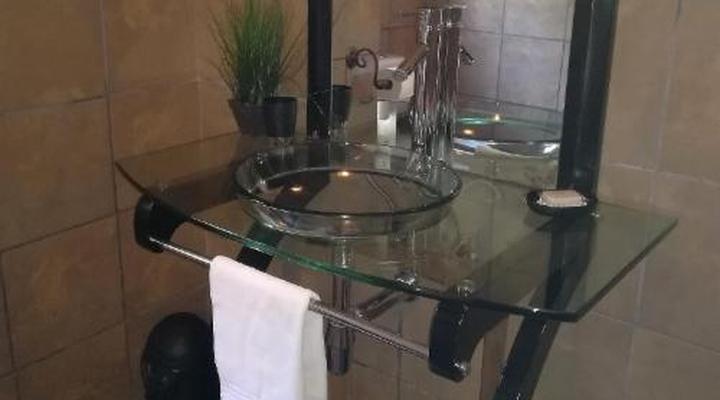 24 Onvrey Guest House