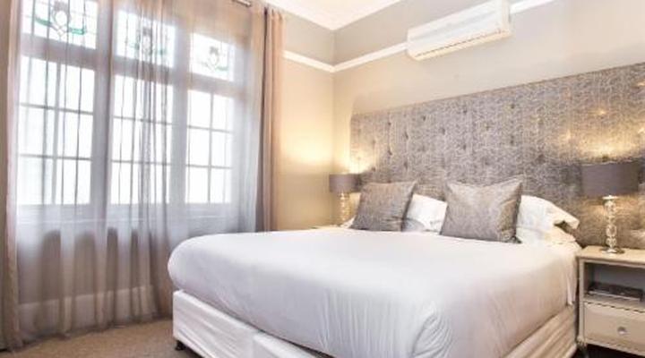 The Saint James on Venice Boutique Hotel