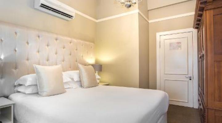 The Saint James on Venice Boutique Hotel