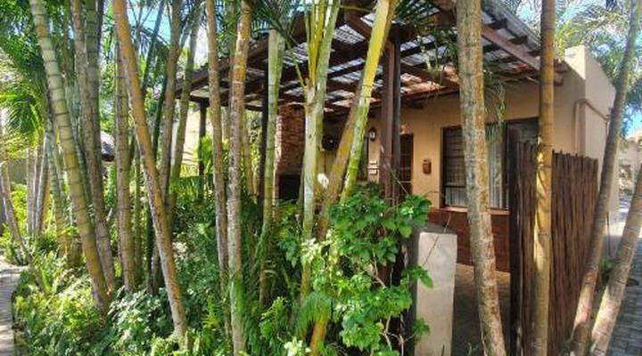 Ndiza Lodge and Cabanas