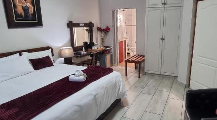 Ndiza Lodge and Cabanas