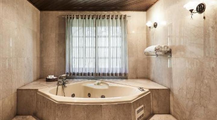 Safari Park Hotel and Casino