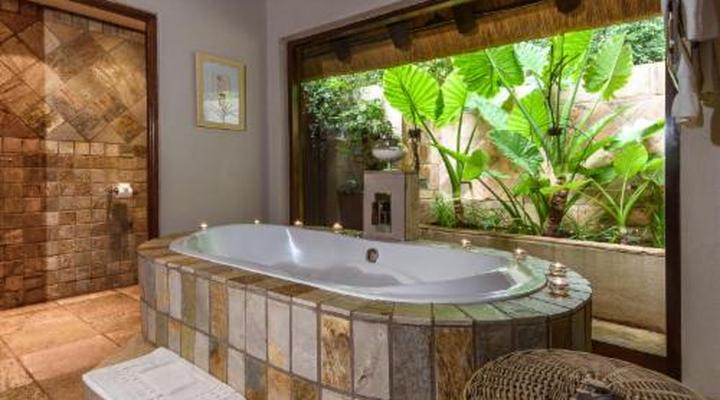 Khaya Ndlovu Safari Manor