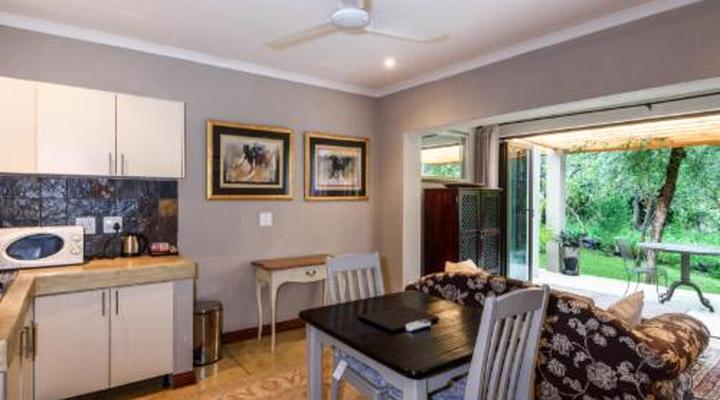 Khaya Ndlovu Safari Manor