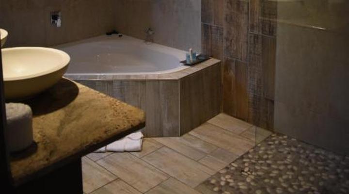 Waterfalls Boutique Hotel