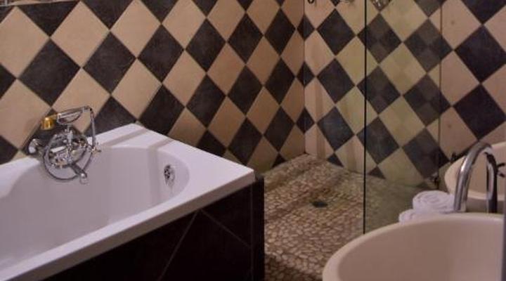 Waterfalls Boutique Hotel