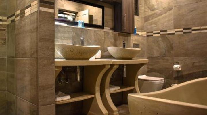 Waterfalls Boutique Hotel