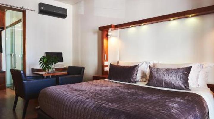 Cascades on the Promenade