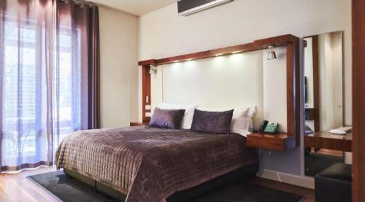 Cascades on the Promenade