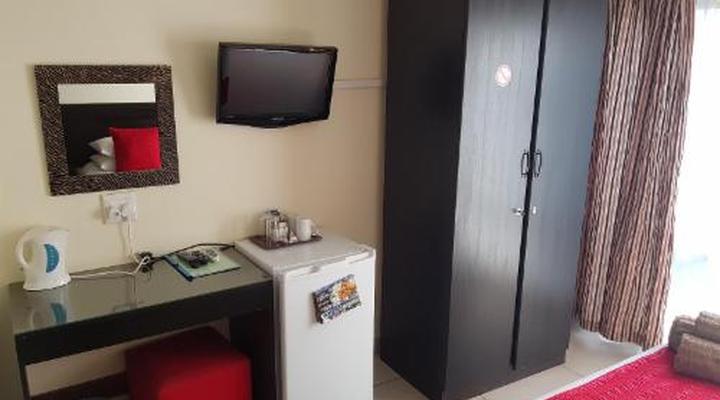 360 Eastwoods Guest House