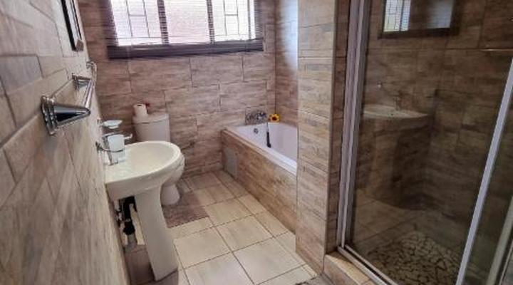 La Lucia Guest House