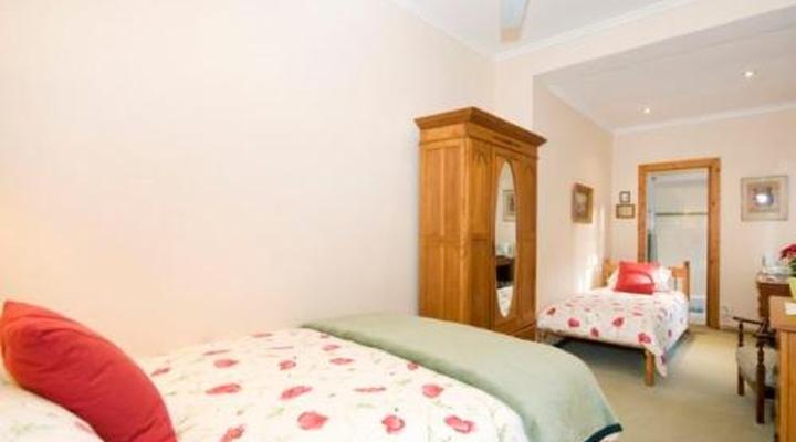 Lupus Den Country House