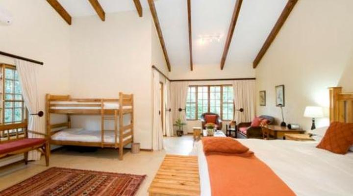 Lupus Den Country House