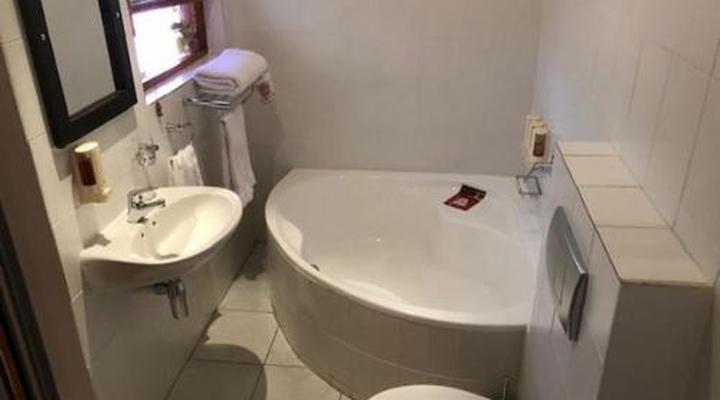 Á La Martha's Airport Guest House