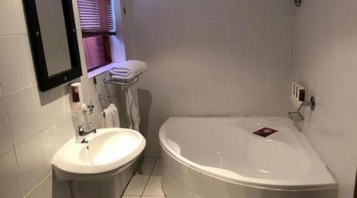 Á La Martha's Airport Guest House