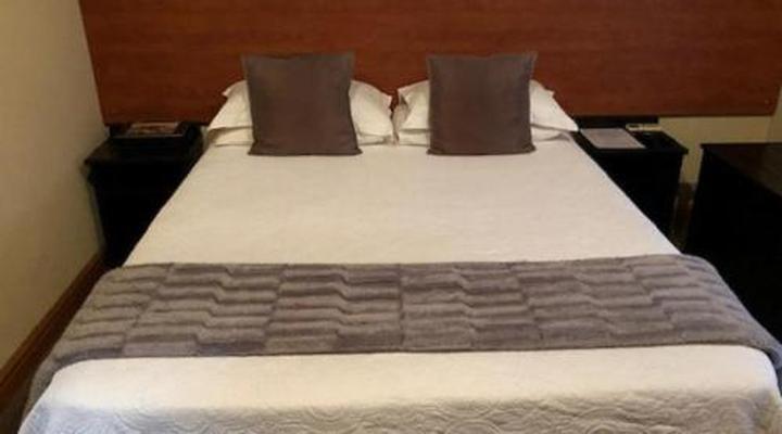 Á La Martha's Airport Guest House