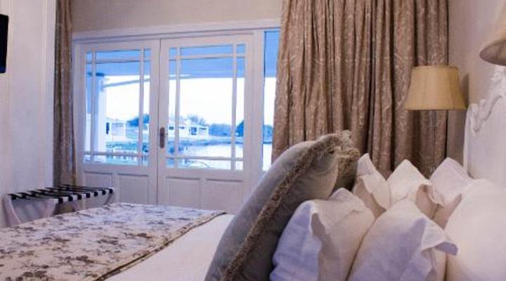 La Riviera Guest House and Spa