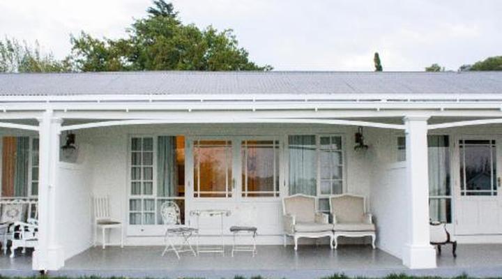 La Riviera Guest House and Spa