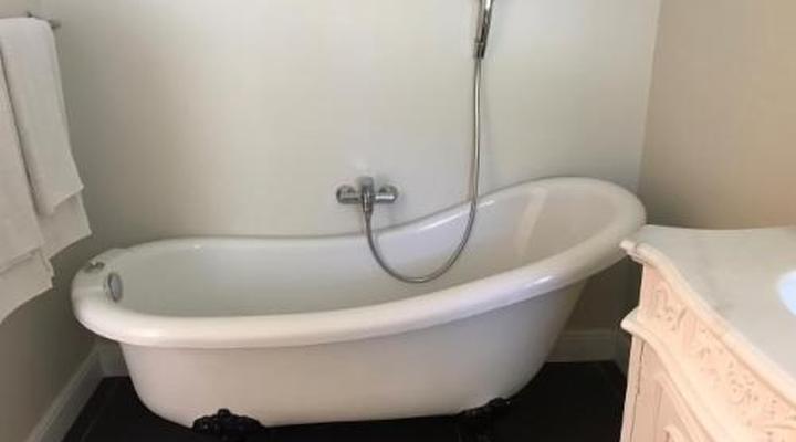 La Riviera Guest House and Spa