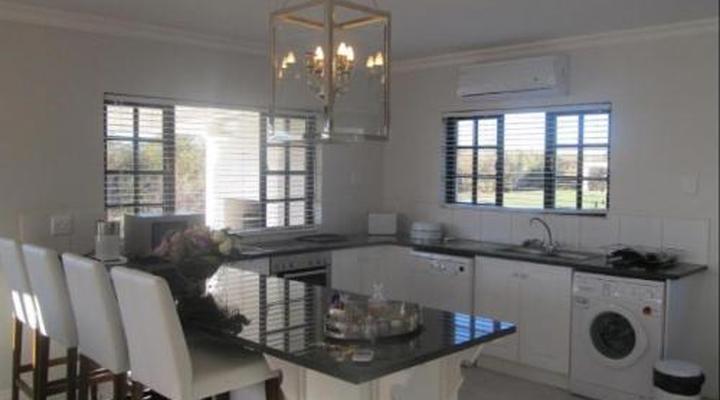 La Riviera Guest House and Spa