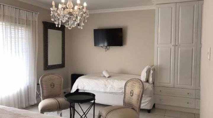 La Riviera Guest House and Spa