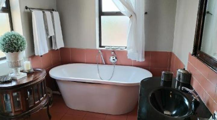 Hole In One Boutique Hotel and Conference Centre