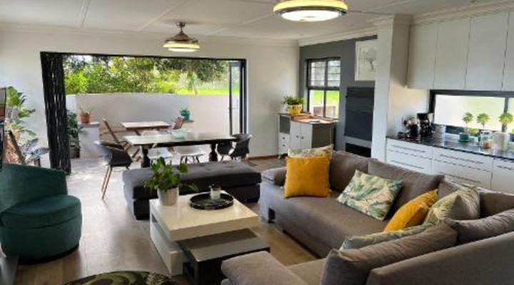 Barry House on Riverton