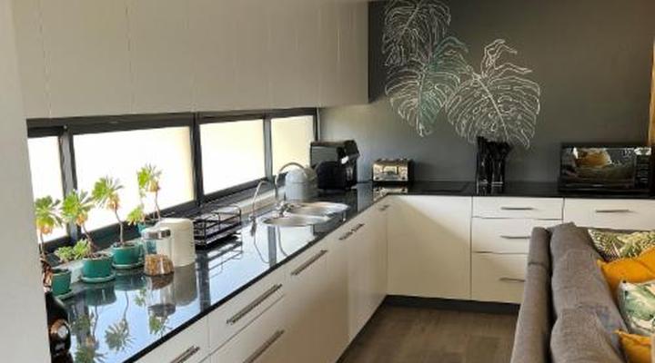 Barry House on Riverton