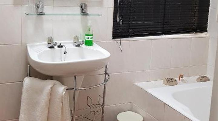 Aandbloem Guest House