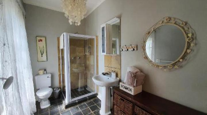 Waterhouse Guest Lodge - Bourke Street