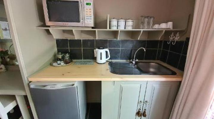 Waterhouse Guest Lodge - Bourke Street