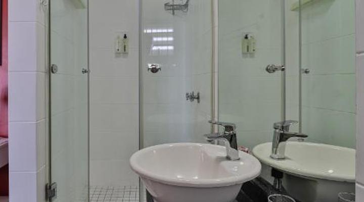 3 Colours Blue Guest House