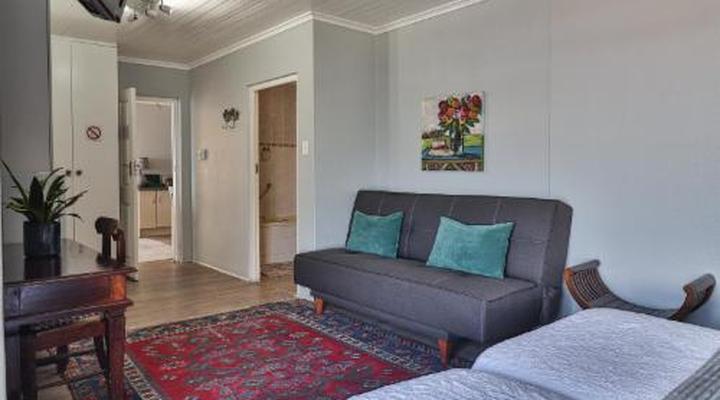 3 Colours Blue Guest House