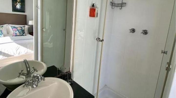 3 Colours Blue Guest House