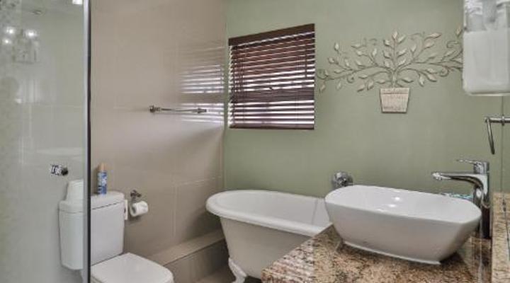 3 Colours Blue Guest House