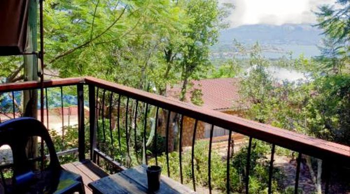 La Montagne Guest Lodge