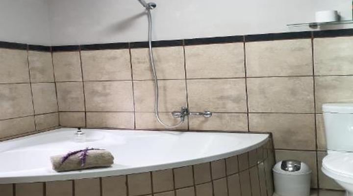 La Luna @ Misty Mountains