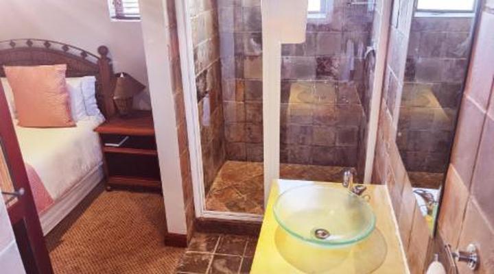 Lazy Lizard Guest House