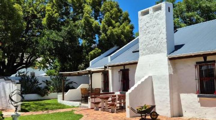 De Leeuwenhof Estate