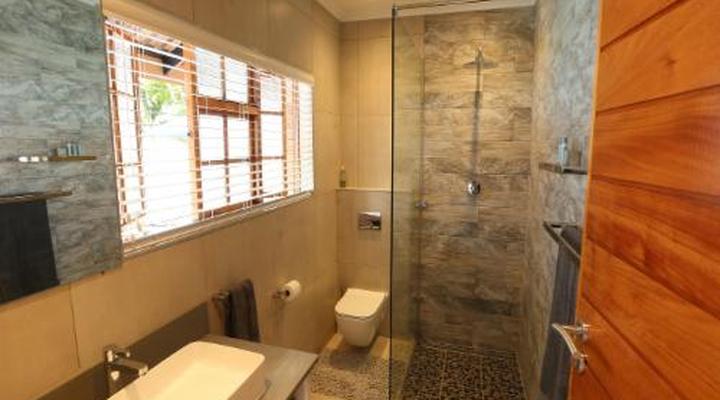 Rhino Coast Guesthouse Bed & Breakfast