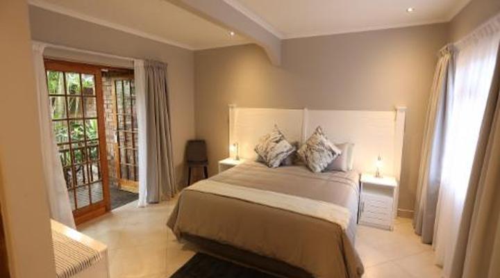 Rhino Coast Guesthouse Bed & Breakfast