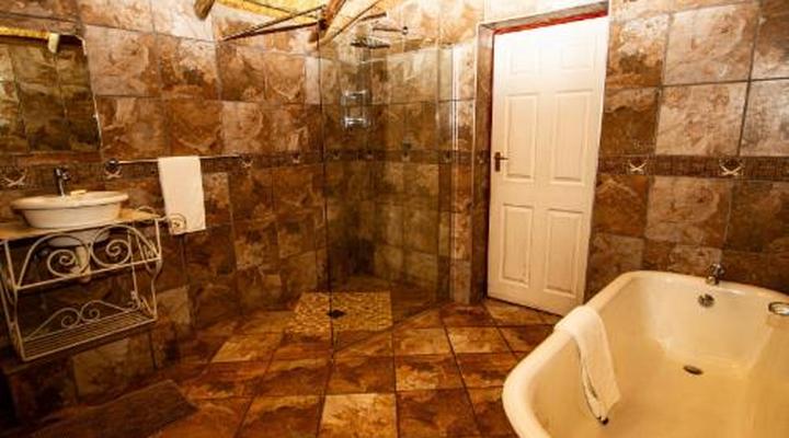 BassFeather Country Lodge