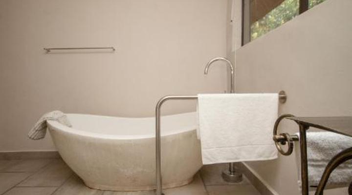 BassFeather Country Lodge