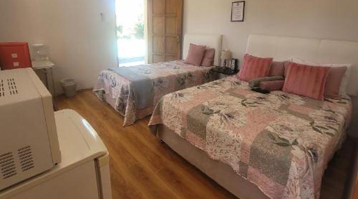 Molopo Naledi Guest Lodge