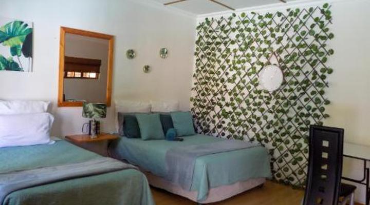 Molopo Naledi Guest Lodge