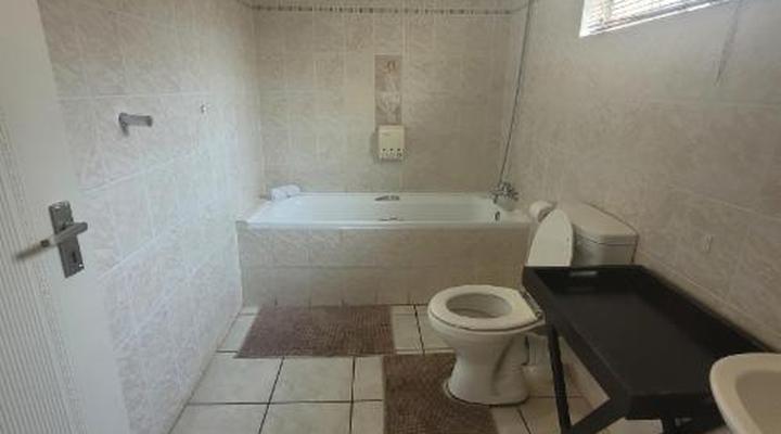 Molopo Naledi Guest Lodge