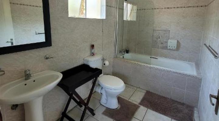 Molopo Naledi Guest Lodge