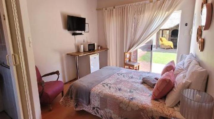 Molopo Naledi Guest Lodge