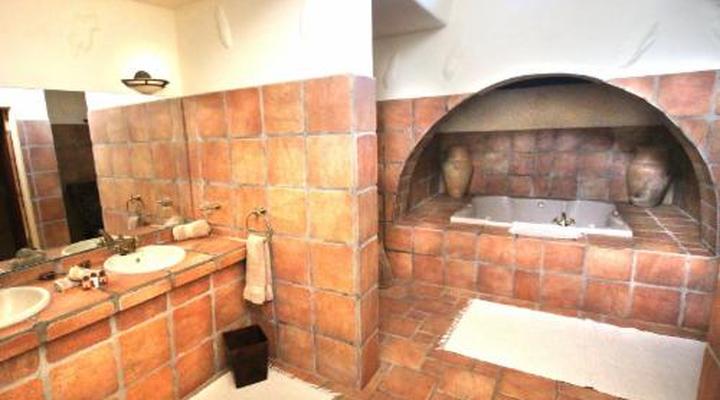 Mount Etjo Safari Lodge