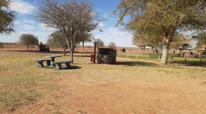 Kalahari Monate Lodge and Camping